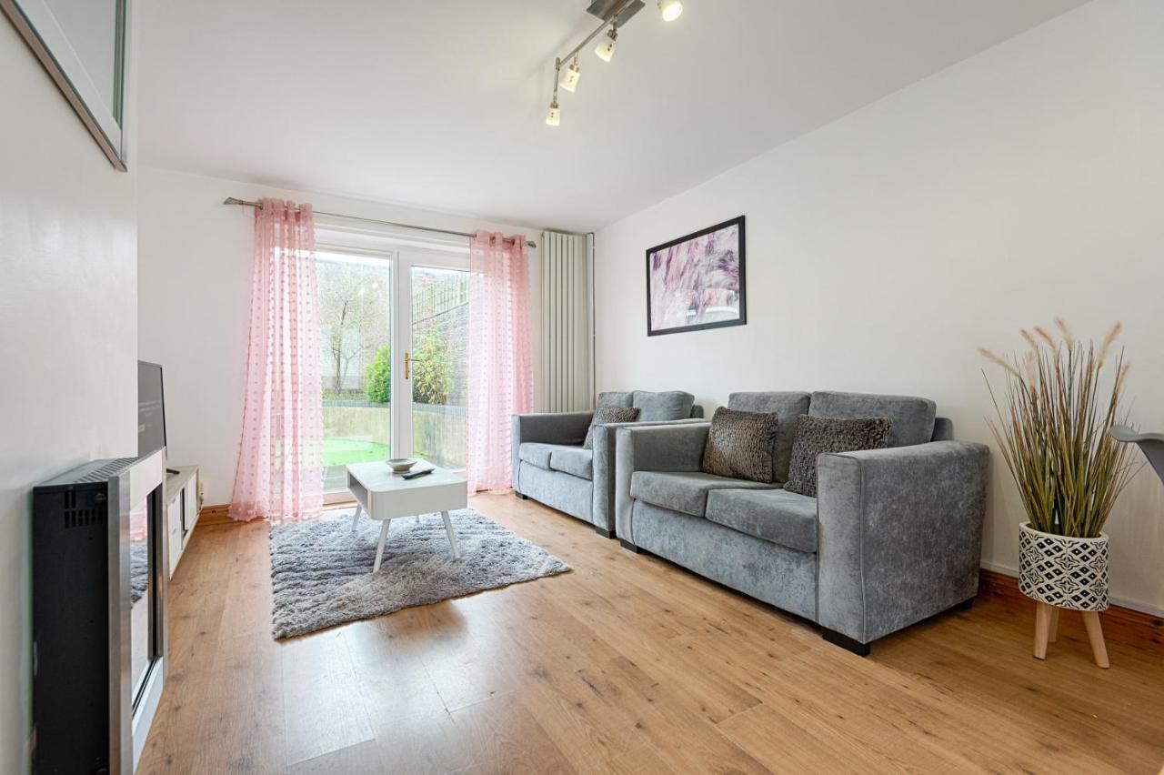 Private Parking, Garden, Close To Beach! Swansea Bagian luar foto