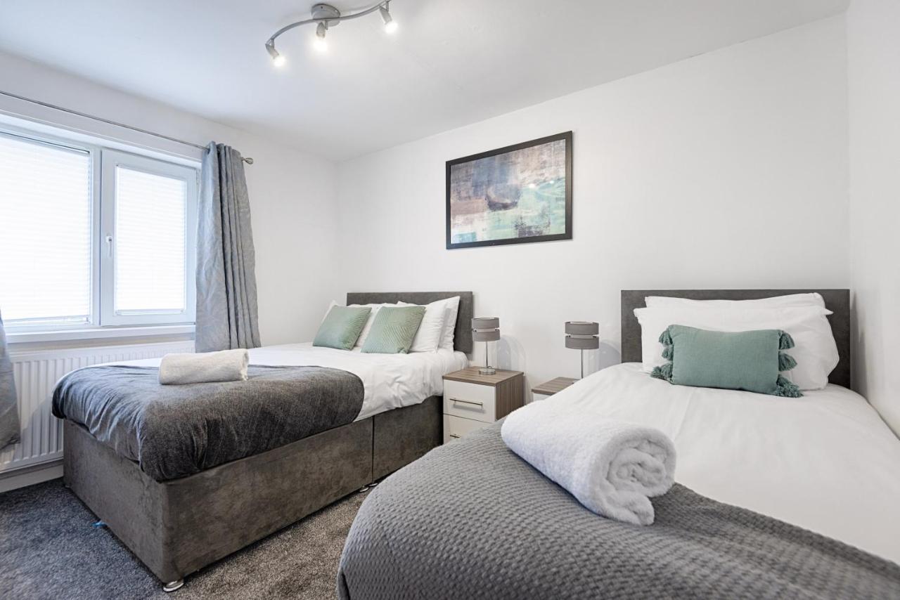 Private Parking, Garden, Close To Beach! Swansea Bagian luar foto