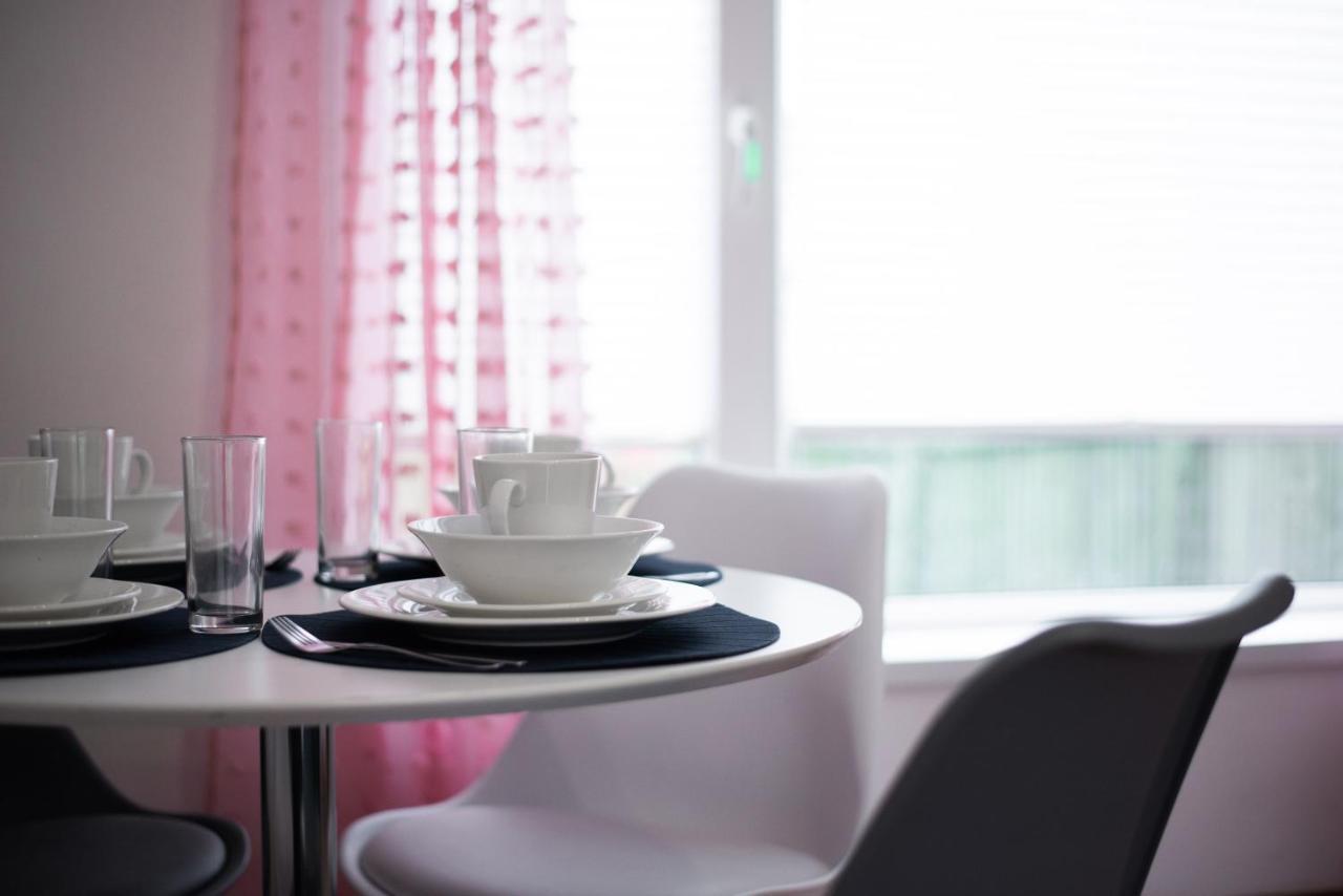 Private Parking, Garden, Close To Beach! Swansea Bagian luar foto